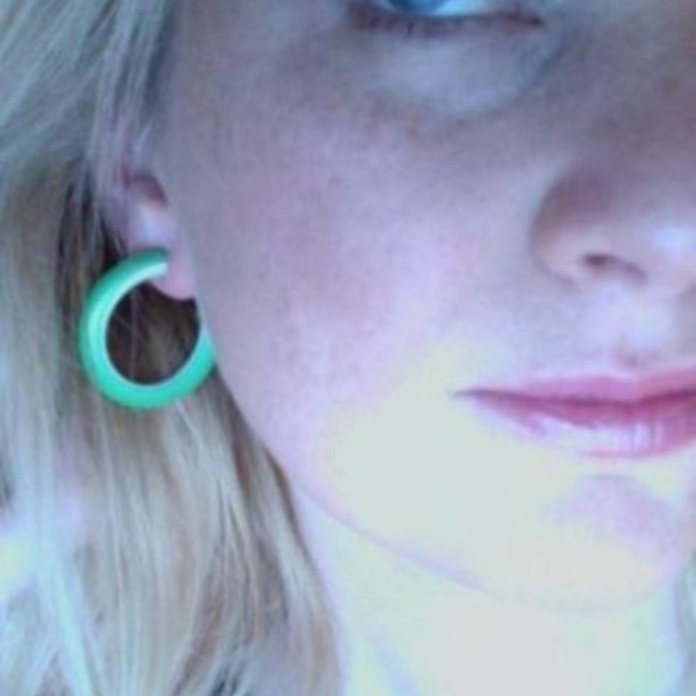 Green Striped Vintage Lucite Tube Hoop Earrings - Picture 4 of 4